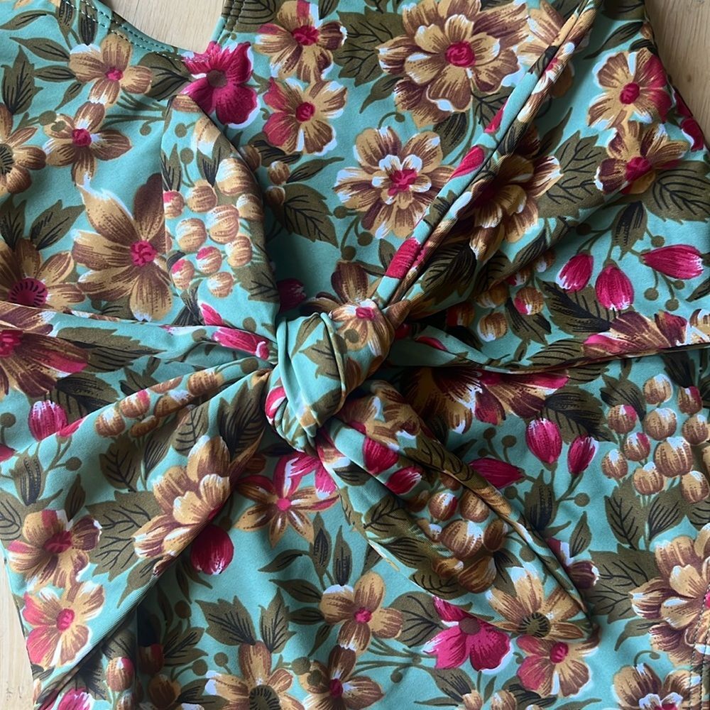ELLE JAY Stunning Floral Halter Tie One Piece Swimsuit Small - Picture 2 of 3